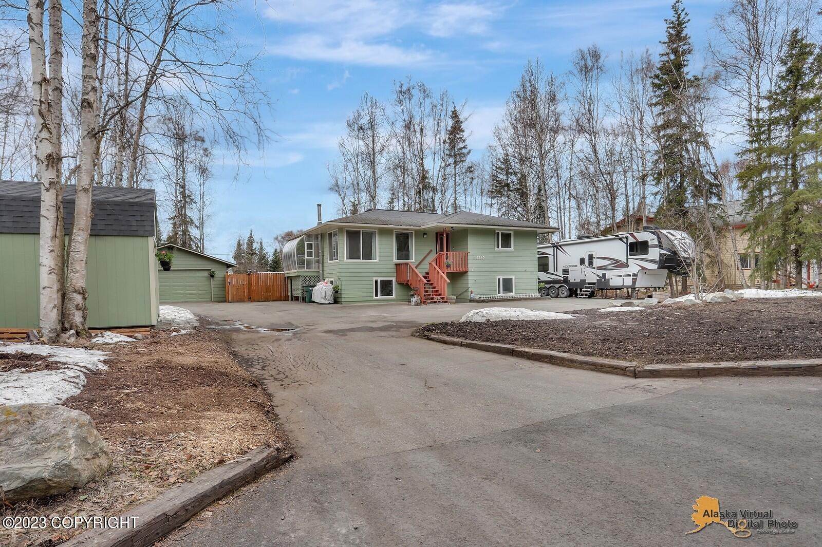 26. Single Family Homes for Sale at 10052 Baffin Street Eagle River, Alaska 99577 United States