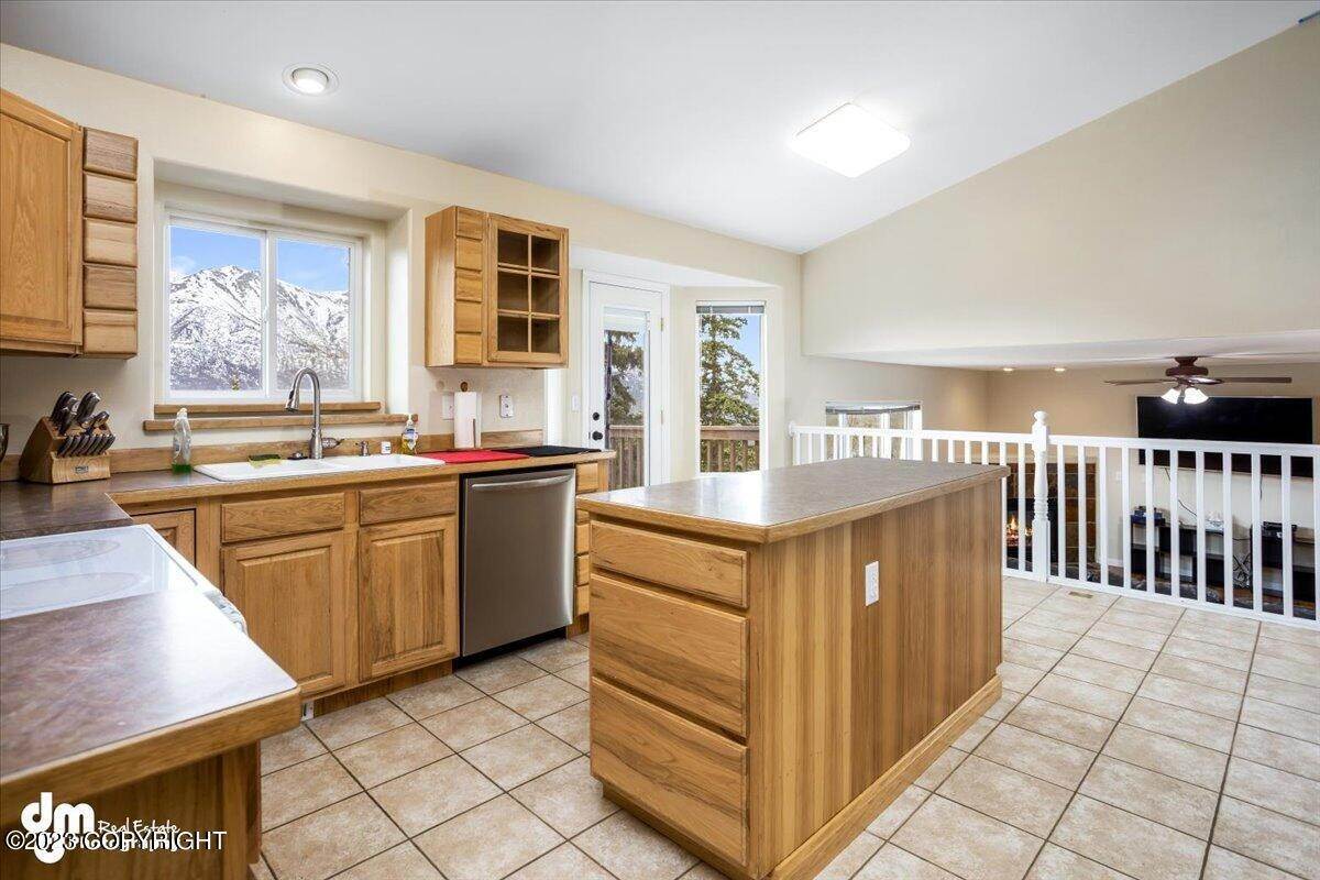 12. Single Family Homes for Sale at 20712 Williamsburg Drive Eagle River, Alaska 99577 United States