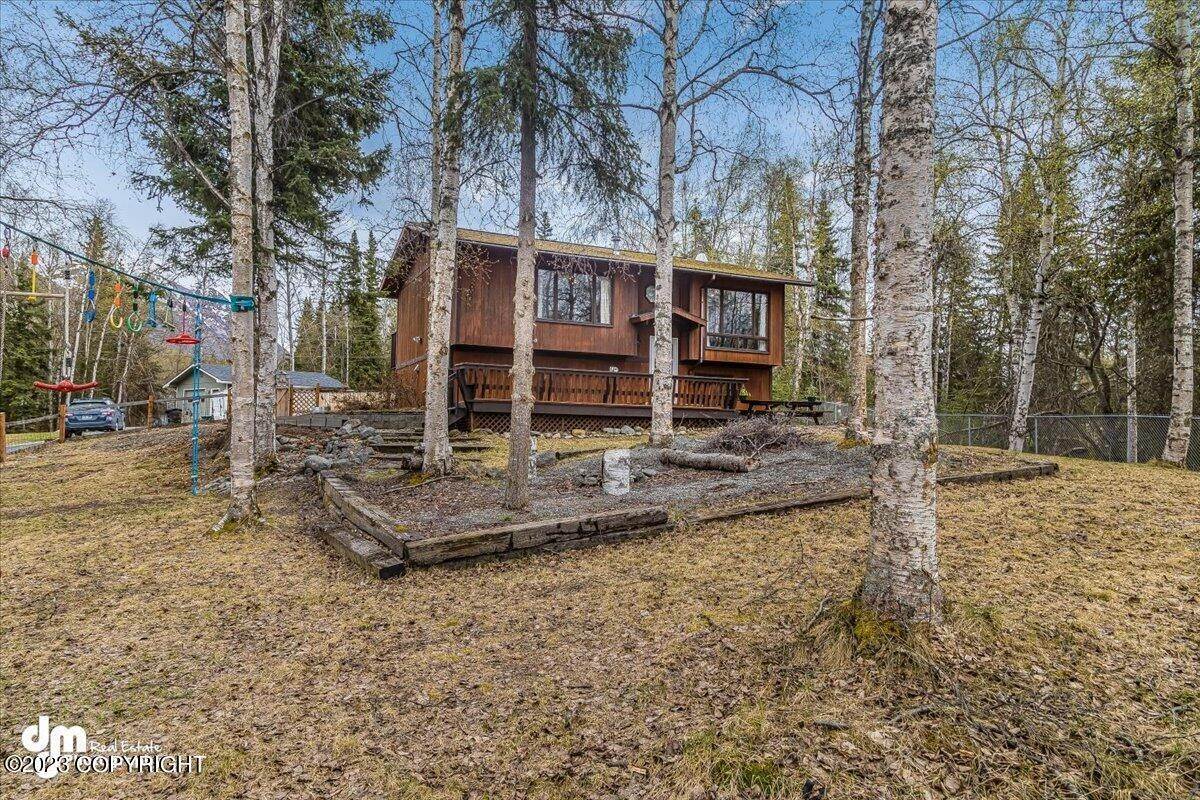 2. Single Family Homes for Sale at 10711 High Bluff Drive Eagle River, Alaska 99577 United States
