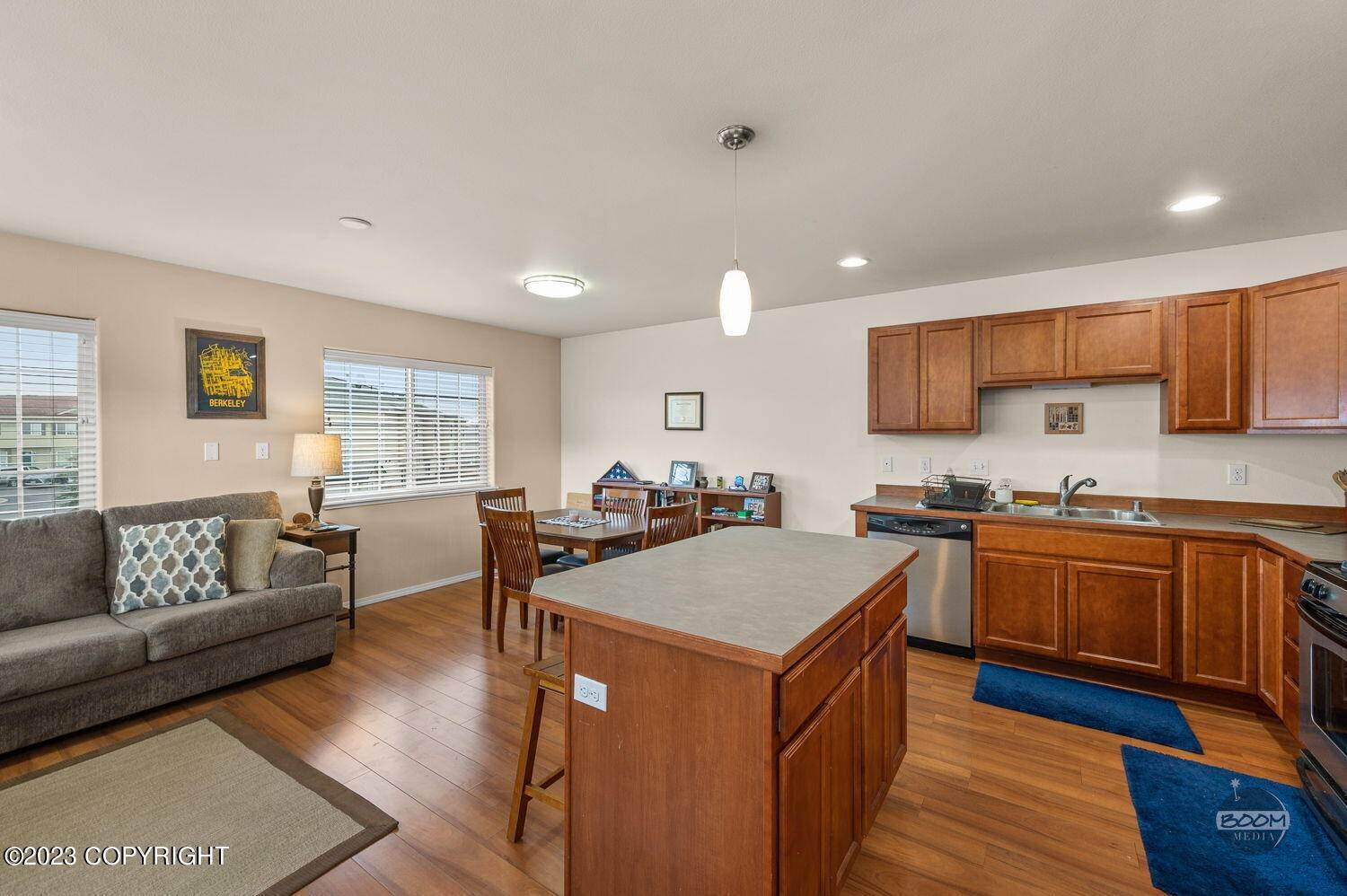 5. Condominiums for Sale at 167 Matthew Paul Way #24 Anchorage, Alaska 99504 United States
