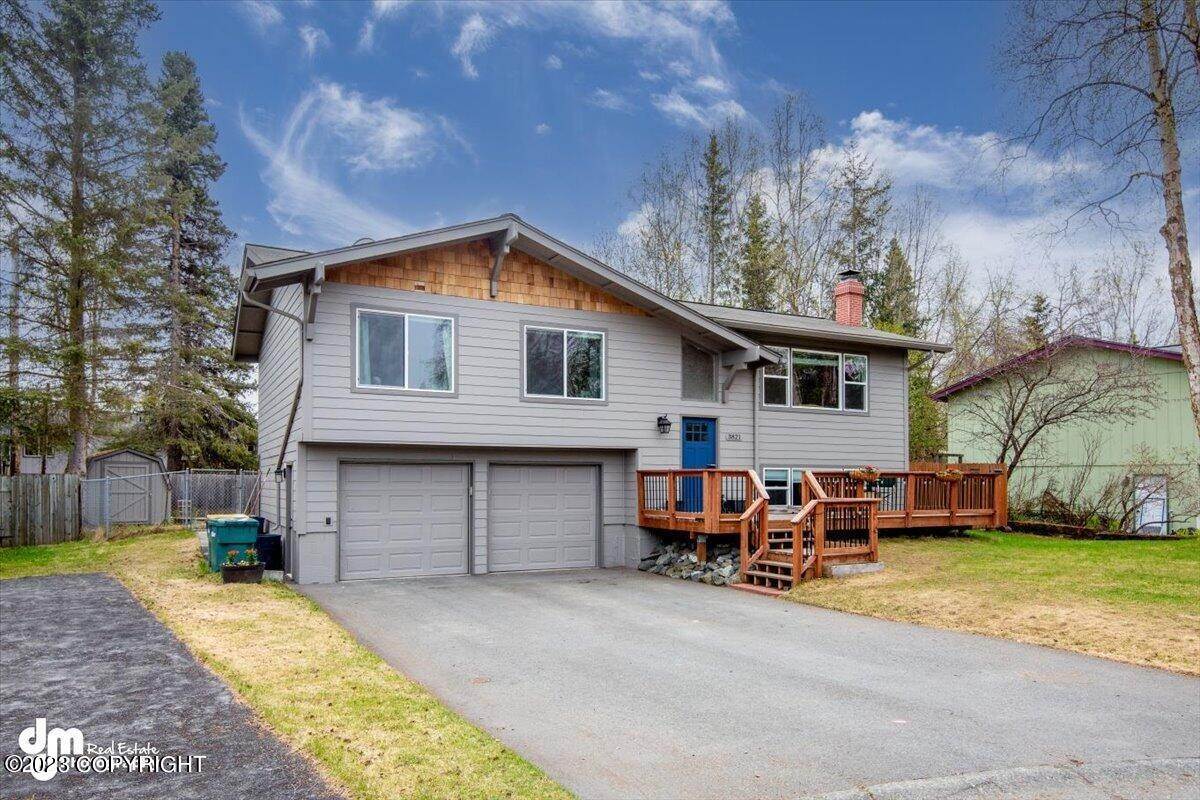 38. Single Family Homes for Sale at 3821 Borland Circle Anchorage, Alaska 99517 United States