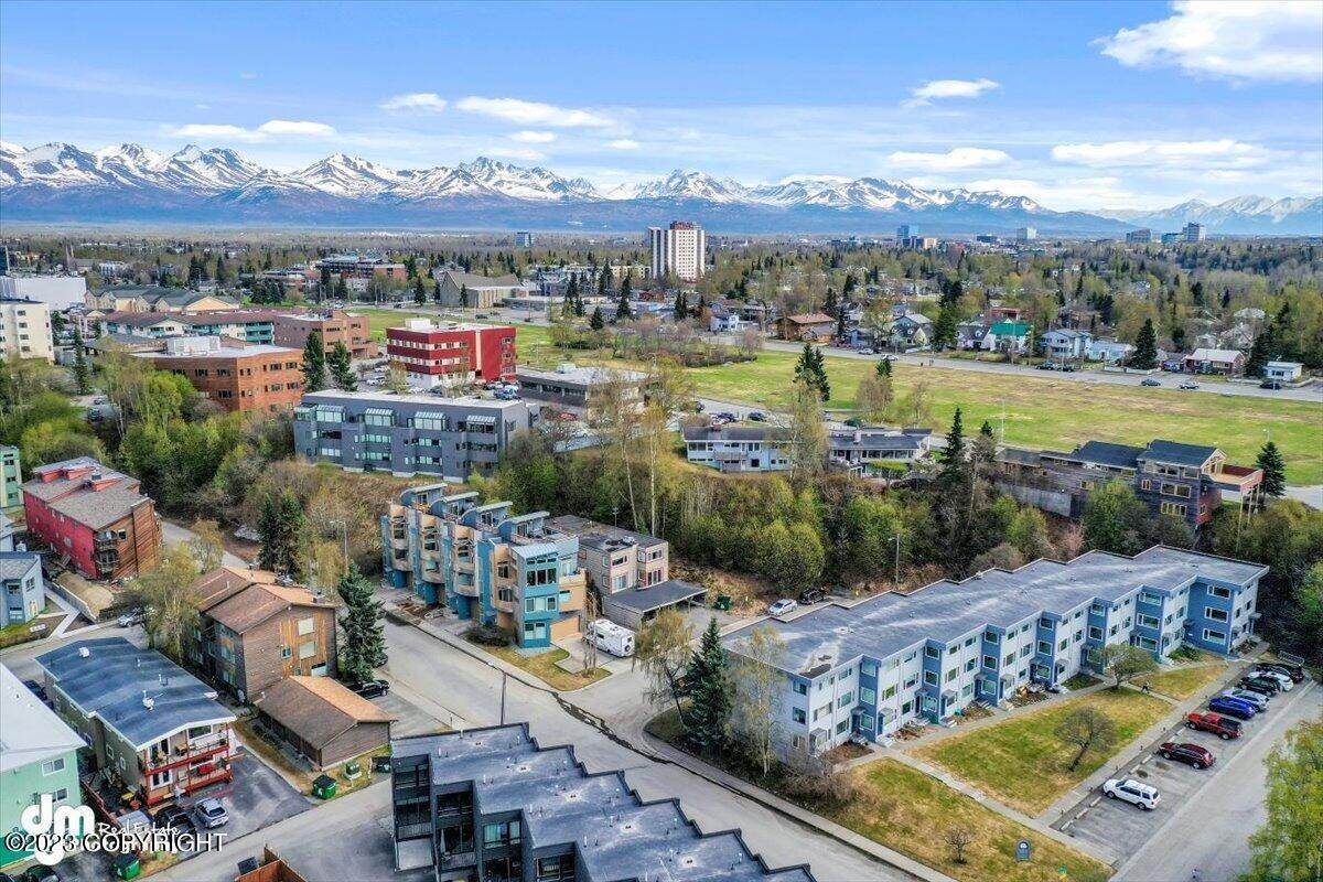 31. Condominiums for Sale at 1402 W 8th Avenue Anchorage, Alaska 99501 United States