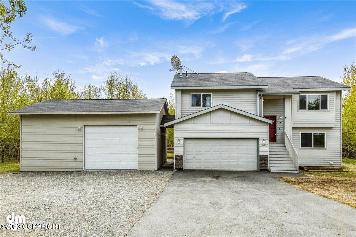 24. Single Family Homes for Sale at 1262 E Fairview Meadows Avenue Wasilla, Alaska 99654 United States