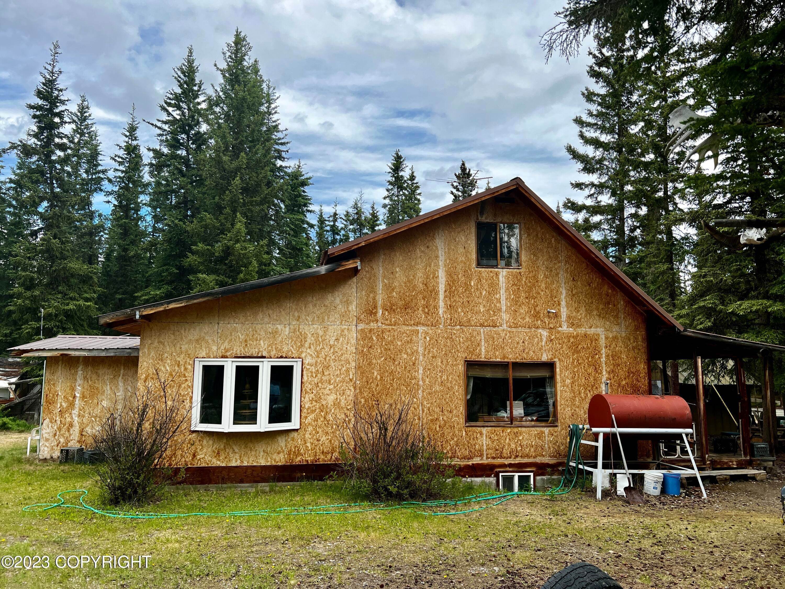 Single Family Homes por un Venta en 1318 Alaska Highway Tok, Alaska 99780 Estados Unidos