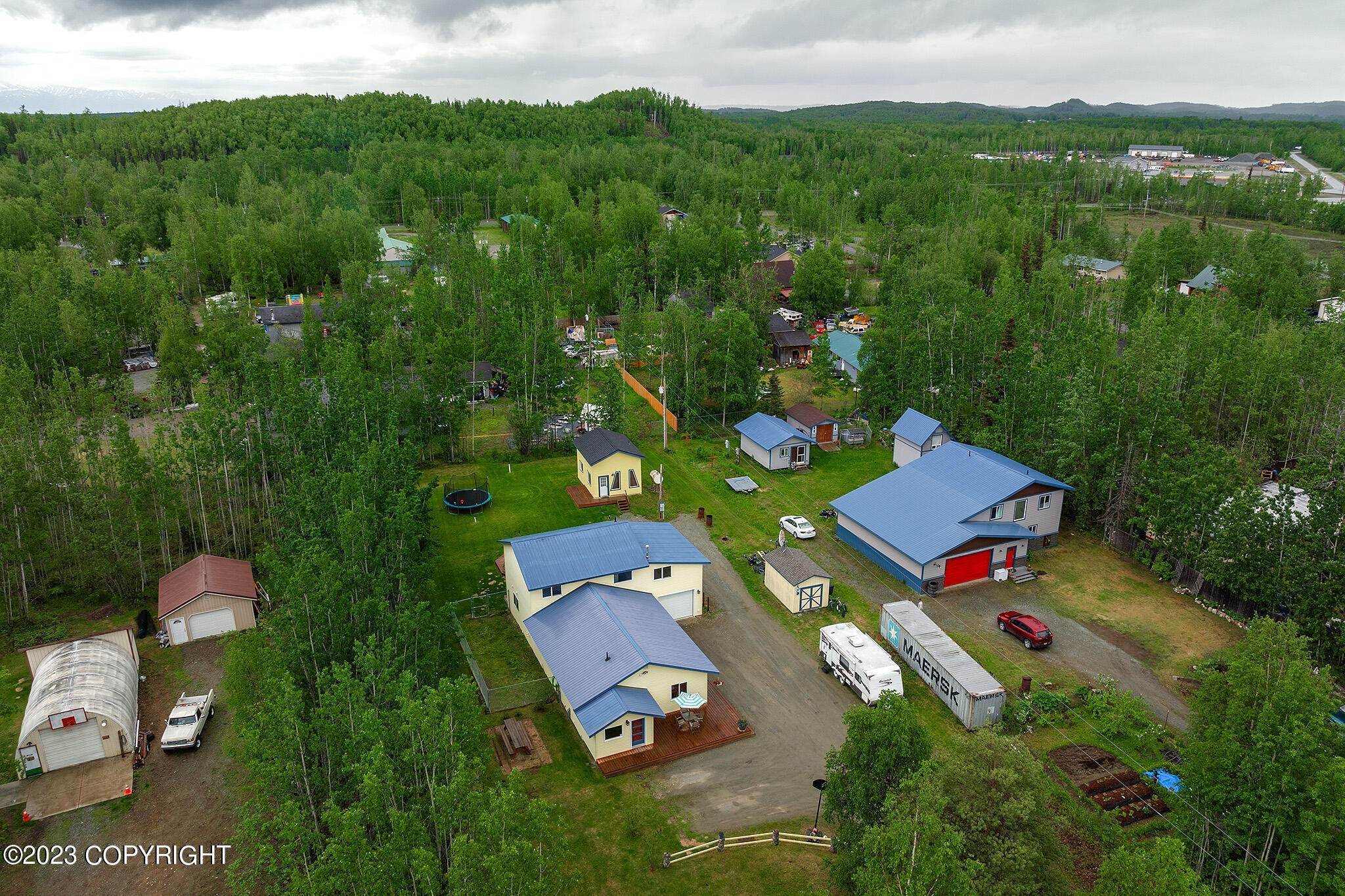 37. Multi-Family Homes for Sale at 14010 Sunrise Drive Wasilla, Alaska 99654 United States
