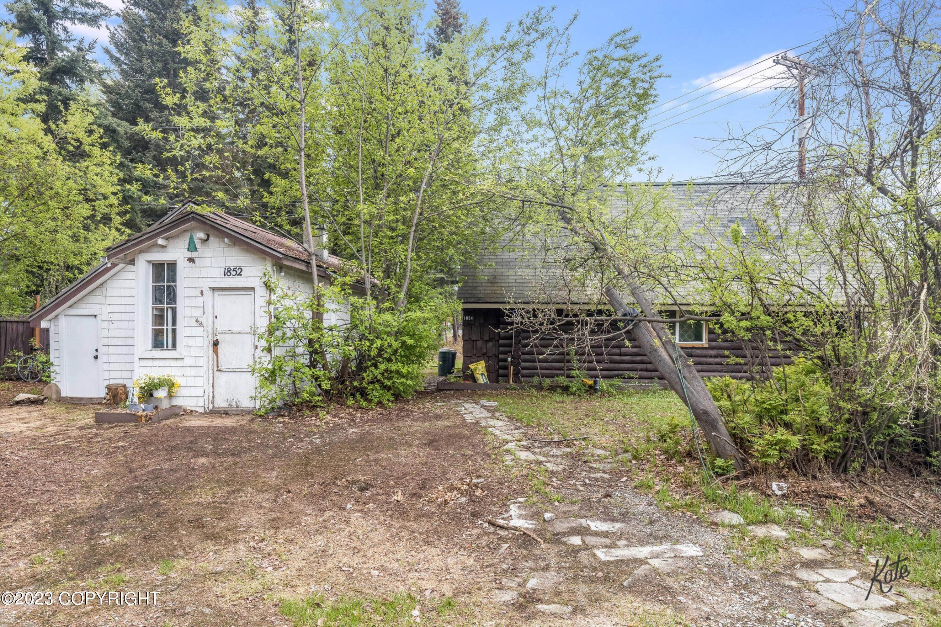 32. Single Family Homes for Sale at 1852 Caribou Way Fairbanks, Alaska 99709 United States