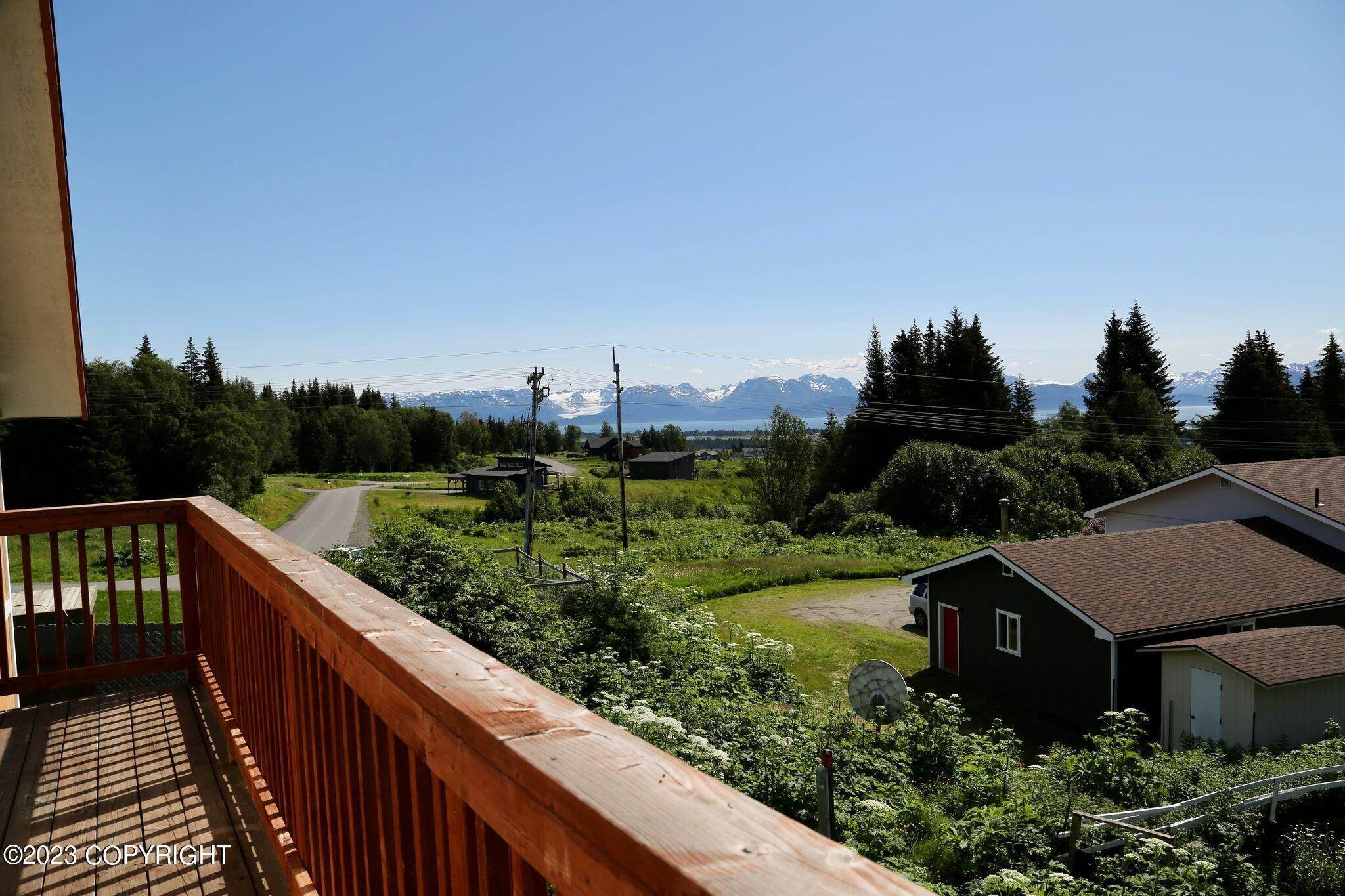8. Single Family Homes for Sale at 561 Mountain View Drive Homer, Alaska 99603 United States