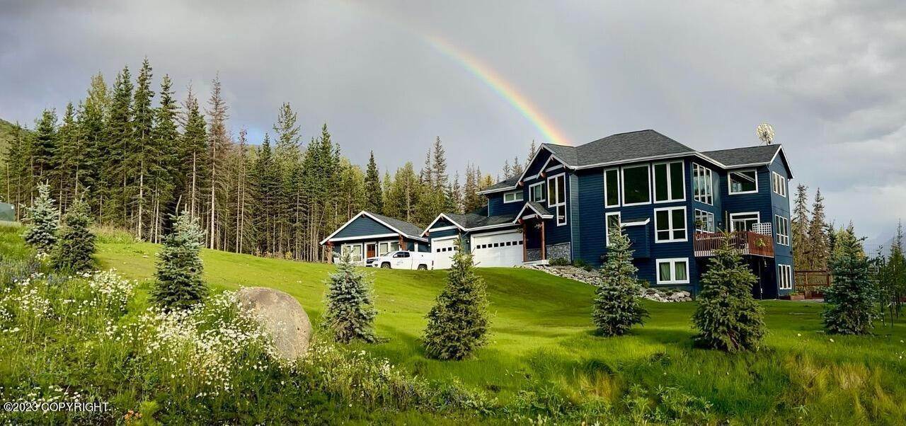 Single Family Homes por un Venta en 8130 Harmany Ranch Road Eagle River, Alaska 99577 Estados Unidos