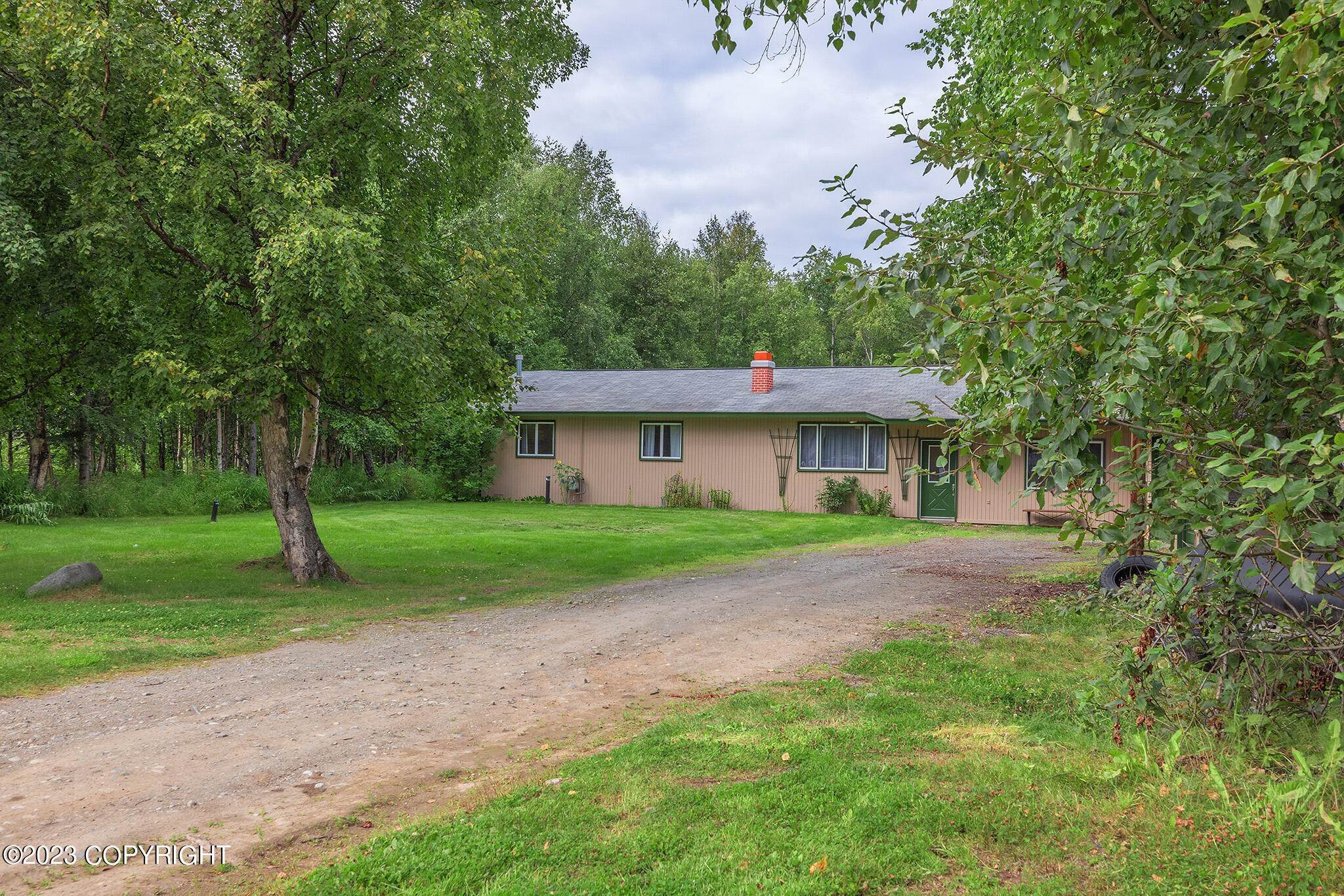 36. Single Family Homes for Sale at 5550 N Talgach View Drive Wasilla, Alaska 99654 United States