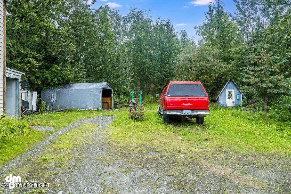 5. Single Family Homes for Sale at 581 W Briar Drive Wasilla, Alaska 99654 United States