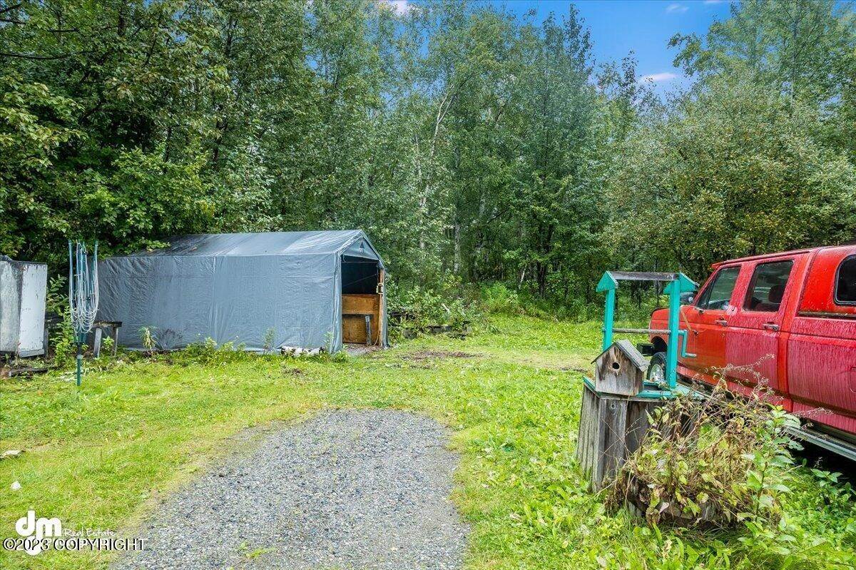 12. Single Family Homes for Sale at 581 W Briar Drive Wasilla, Alaska 99654 United States