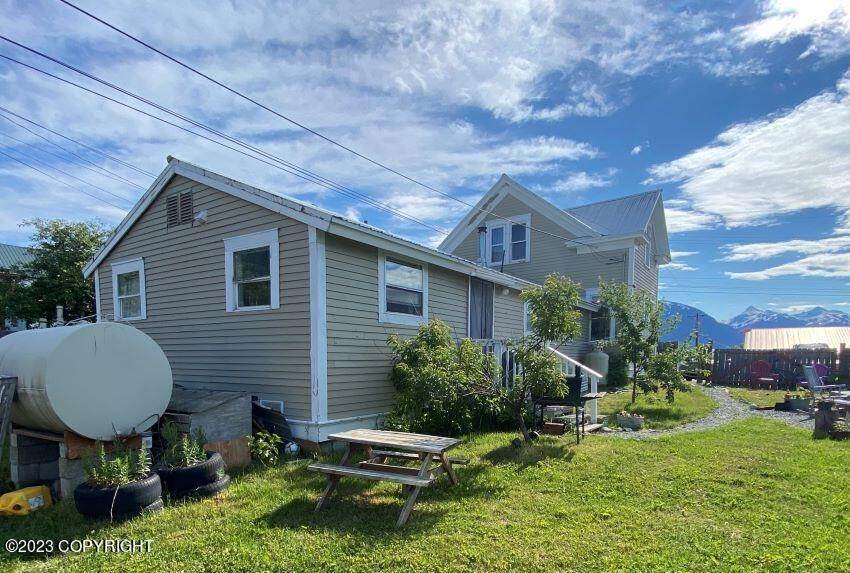10. Single Family Homes for Sale at 117 N 2nd Avenue Haines, Alaska 99827 United States