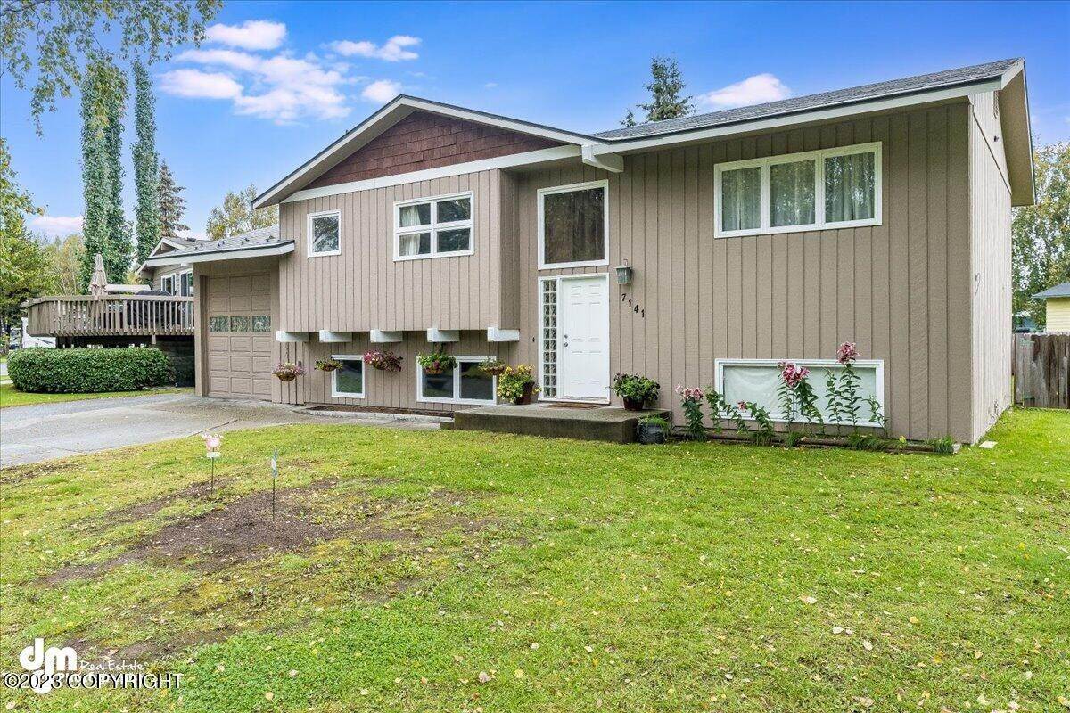 Single Family Homes 为 销售 在 7141 Linden Drive Anchorage, 阿拉斯加州 99502 美国