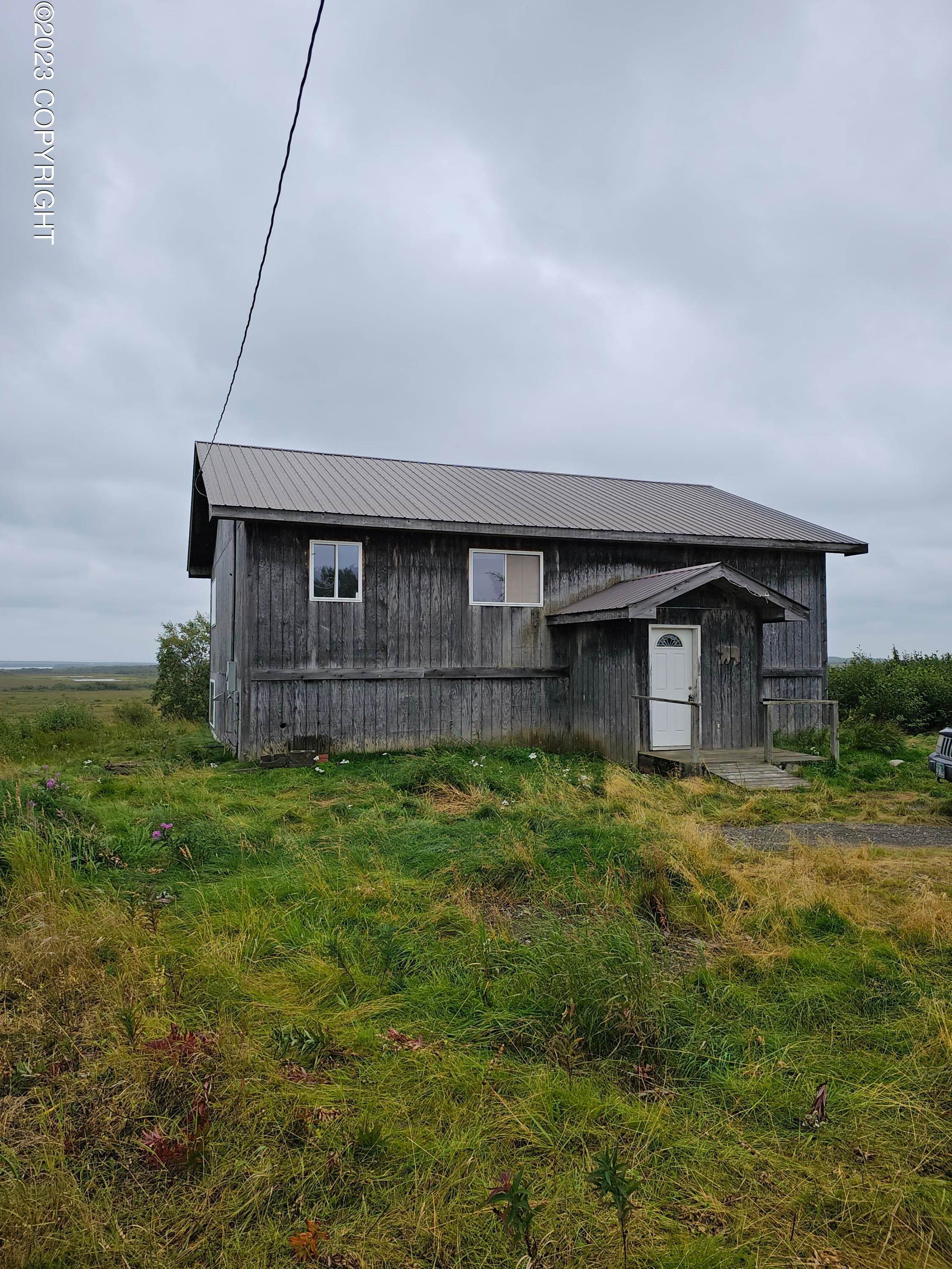 Single Family Homes por un Venta en 4 Wolverine Lane Naknek, Alaska 99633 Estados Unidos