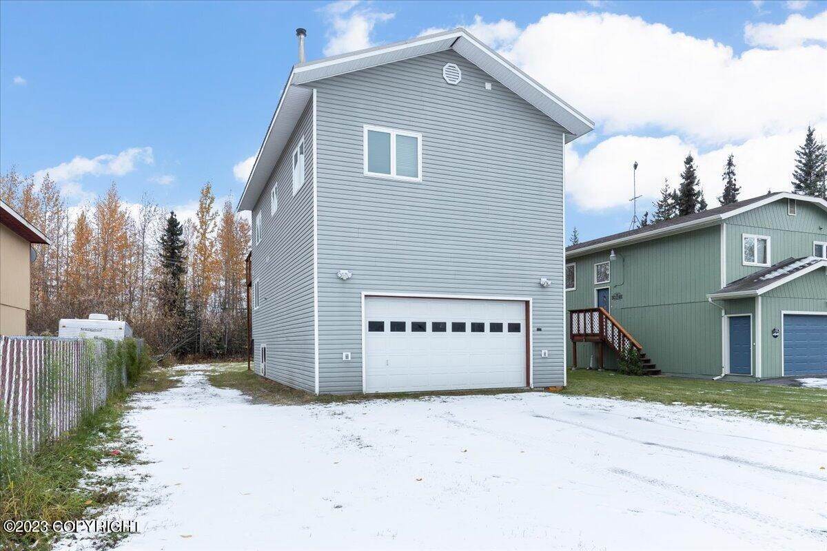21. Single Family Homes for Sale at 1429 25th Avenue Fairbanks, Alaska 99701 United States