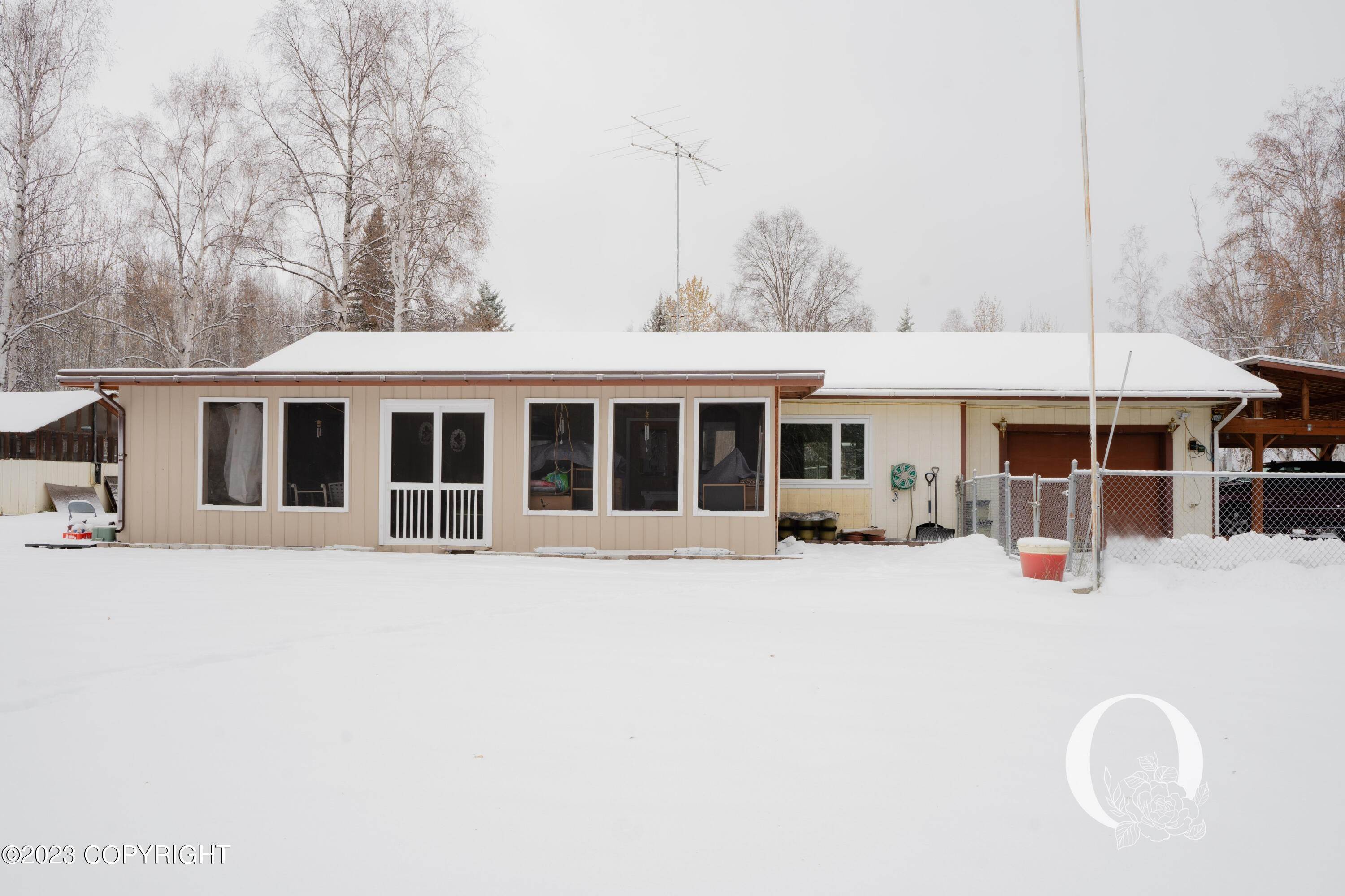 Single Family Homes for Sale at 318 W Fourth Avenue North Pole, Alaska 99705 United States
