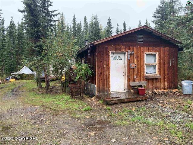 4. Single Family Homes for Sale at 803 Capricorn Street Fairbanks, Alaska 99709 United States