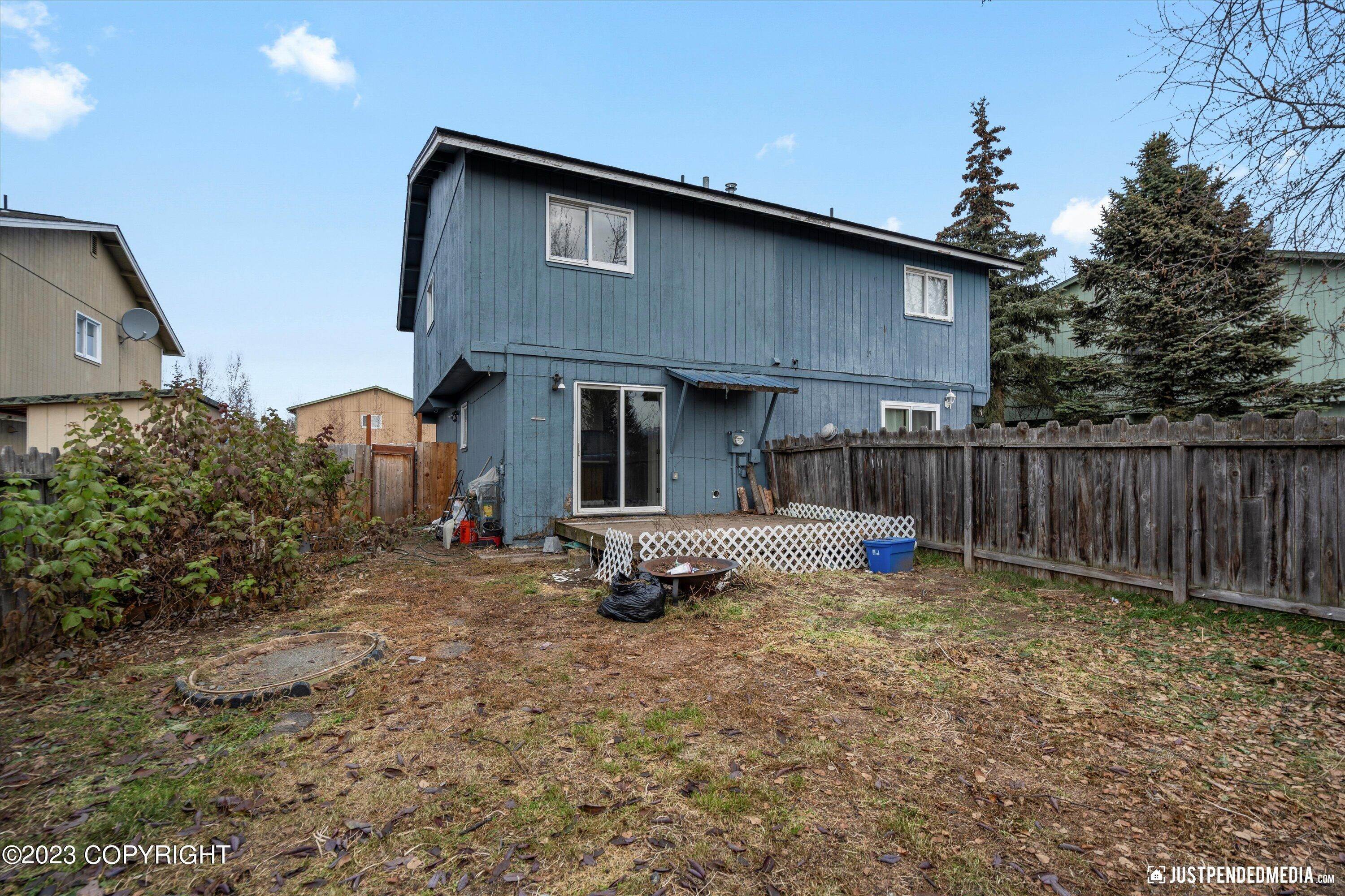19. Single Family Homes for Sale at 7753 Virda Lee Circle Anchorage, Alaska 99507 United States