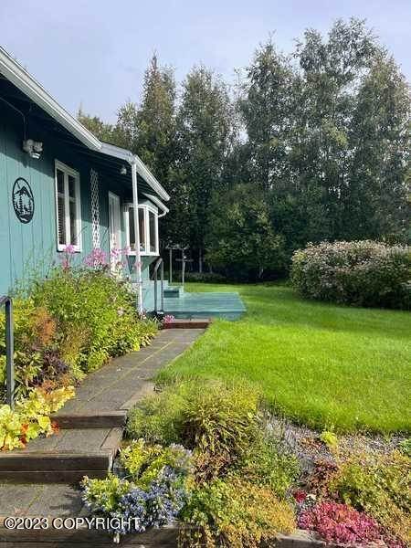 20. Single Family Homes for Sale at 7661 E Dania Lane Wasilla, Alaska 99654 United States