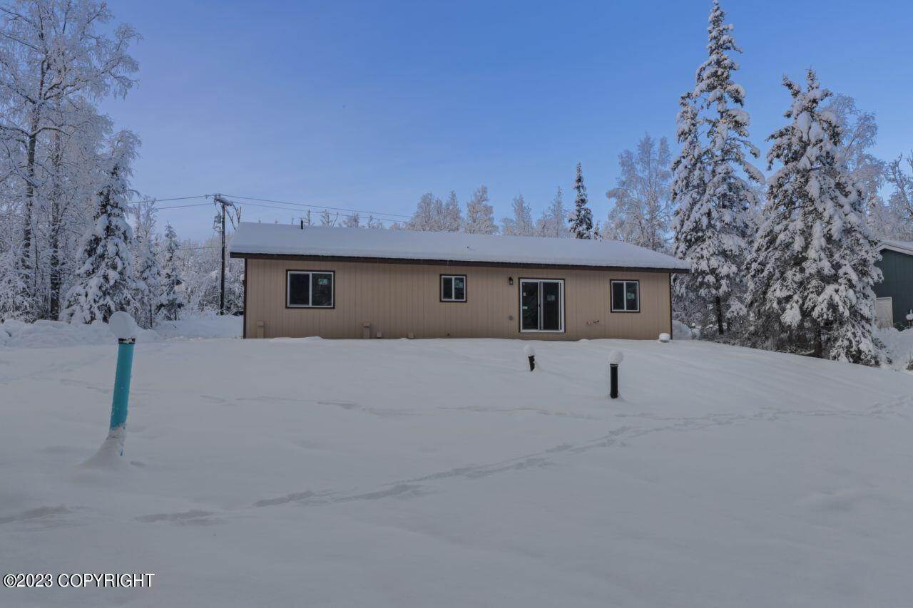 30. Single Family Homes for Sale at 8918 W Sanderling Drive Wasilla, Alaska 99623 United States