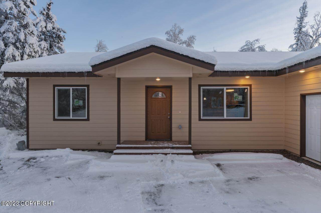 34. Single Family Homes for Sale at 8918 W Sanderling Drive Wasilla, Alaska 99623 United States