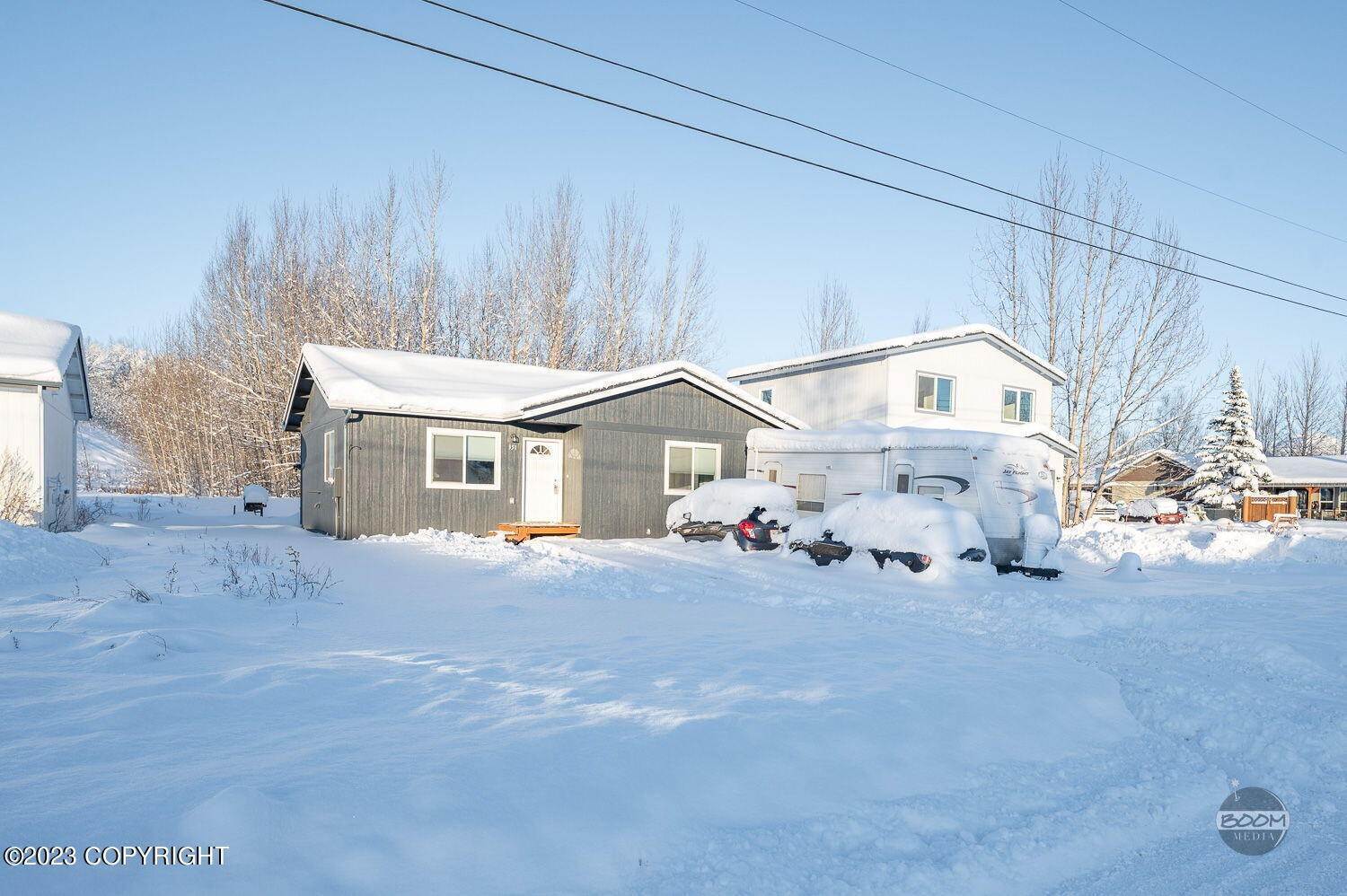 6. Single Family Homes for Sale at 351 E Eagle Avenue Palmer, Alaska 99645 United States