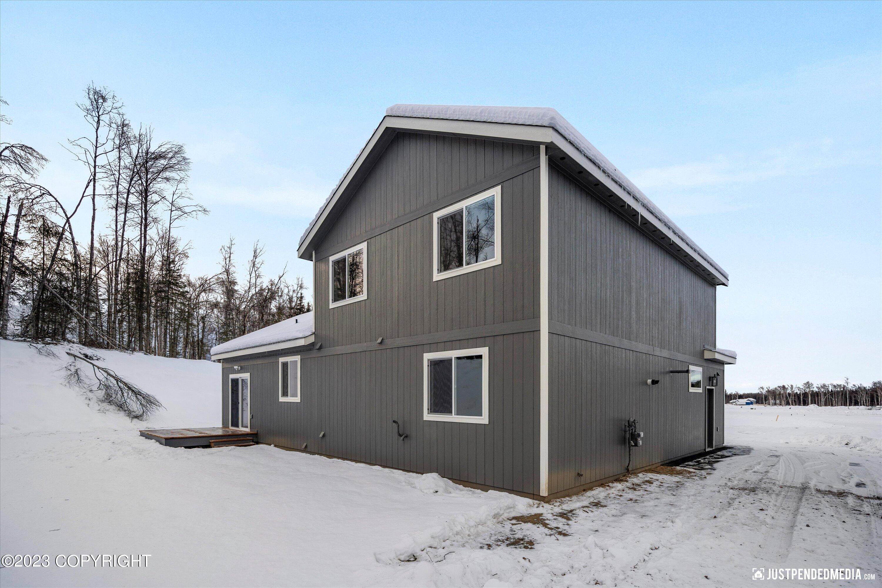 25. Single Family Homes for Sale at 360 W Tree Star Circle Wasilla, Alaska 99654 United States