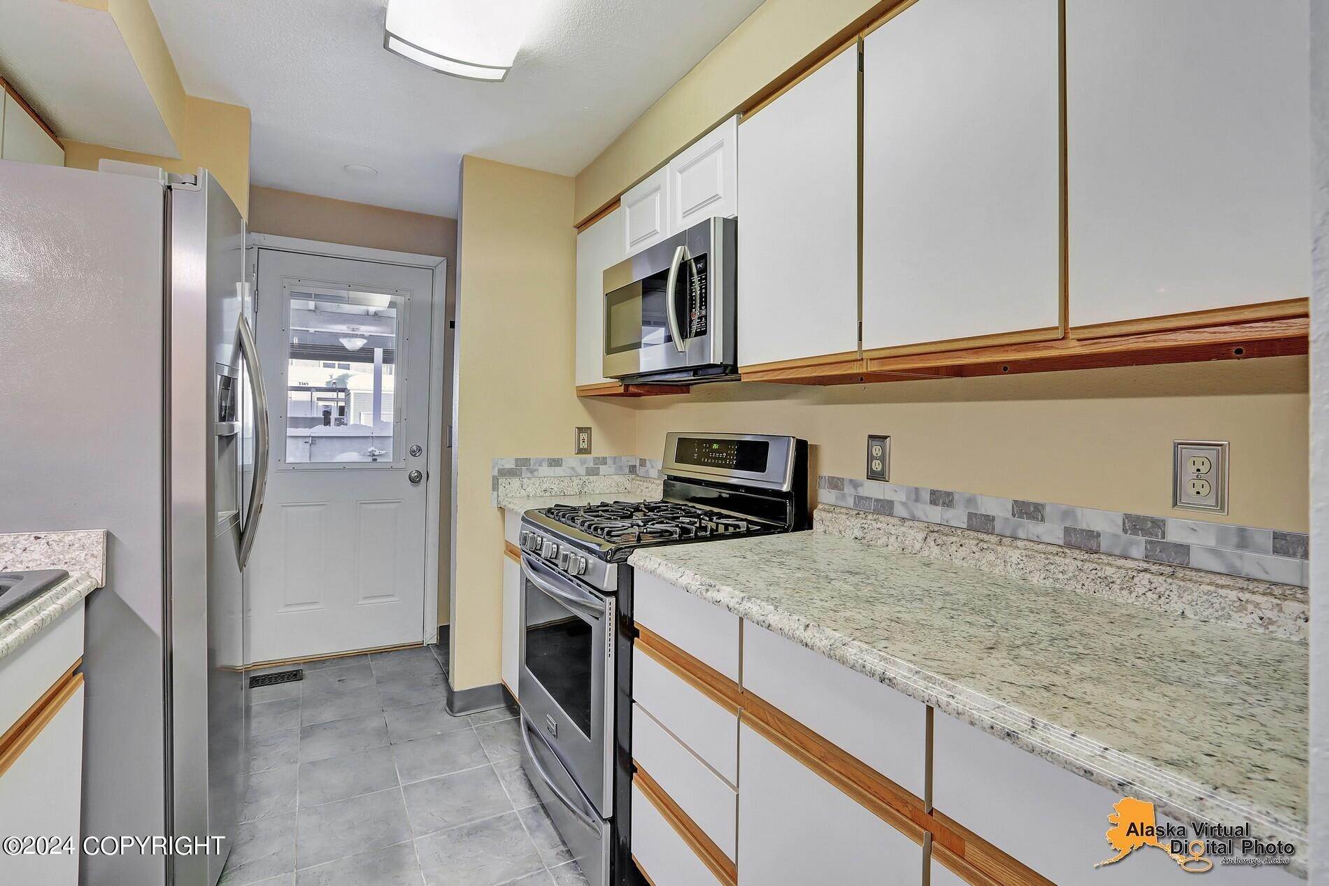 11. Condominiums for Sale at 3348 Monticello Court #5C Anchorage, Alaska 99503 United States