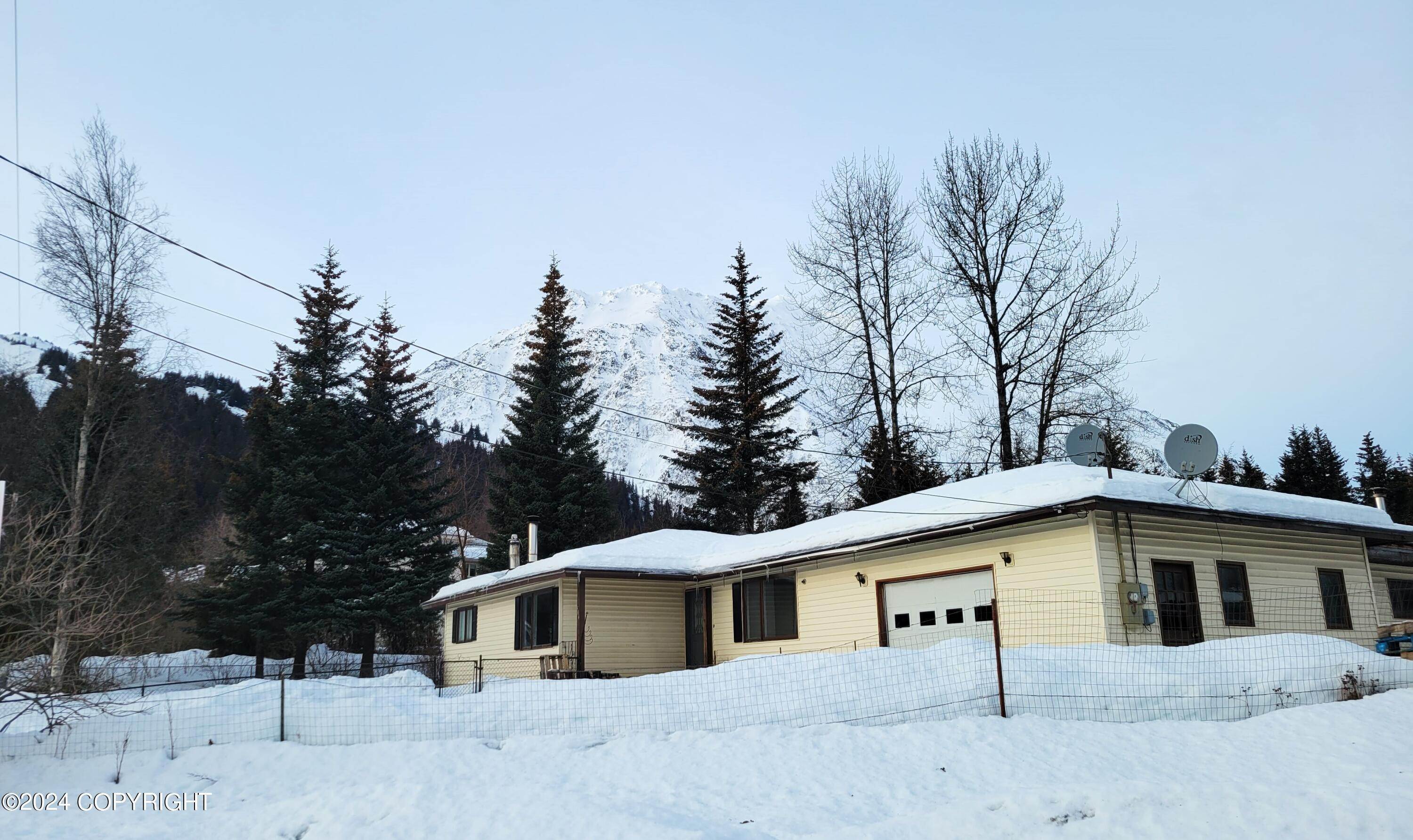 29. Single Family Homes for Sale at 306 Bear Drive Seward, Alaska 99664 United States