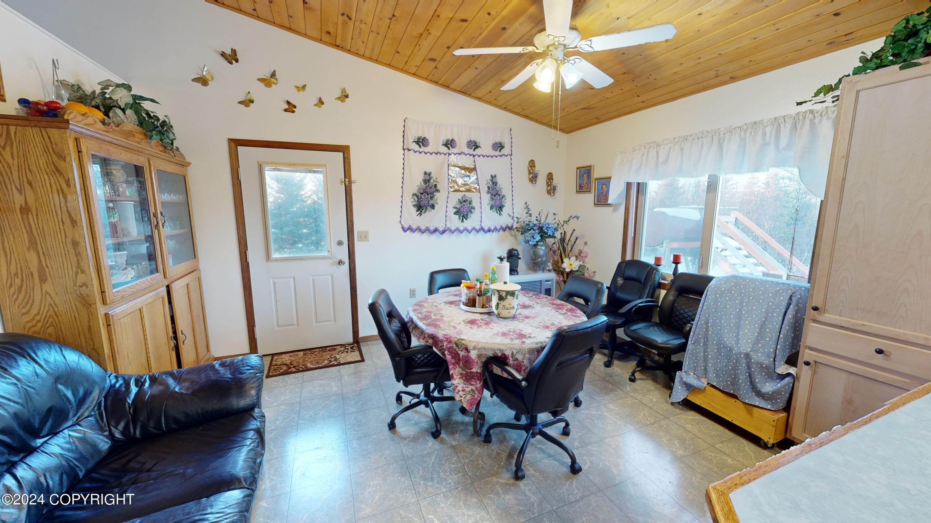 18. Single Family Homes for Sale at 65280 Nikolaevsk Road Nikolaevsk, Alaska 99556 United States