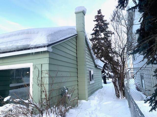 5. Single Family Homes for Sale at 6801 E 11th Avenue Anchorage, Alaska 99504 United States