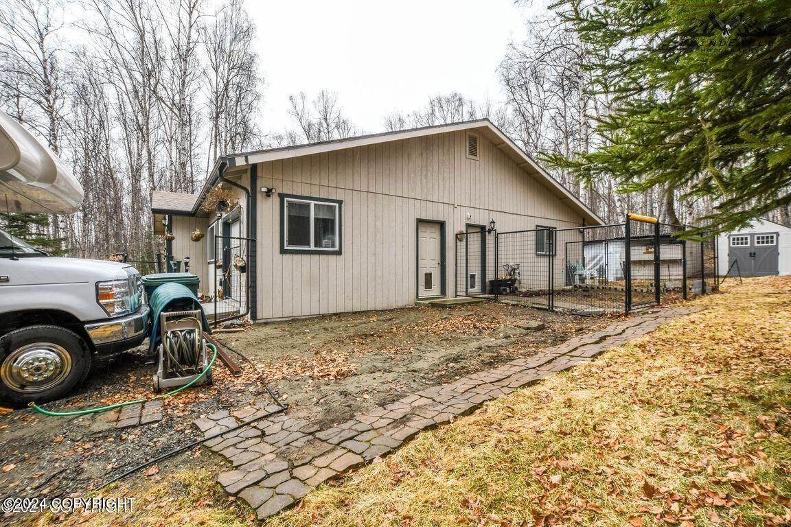 3. Single Family Homes for Sale at 14620 S Knik Goose Bay Road Wasilla, Alaska 99654 United States