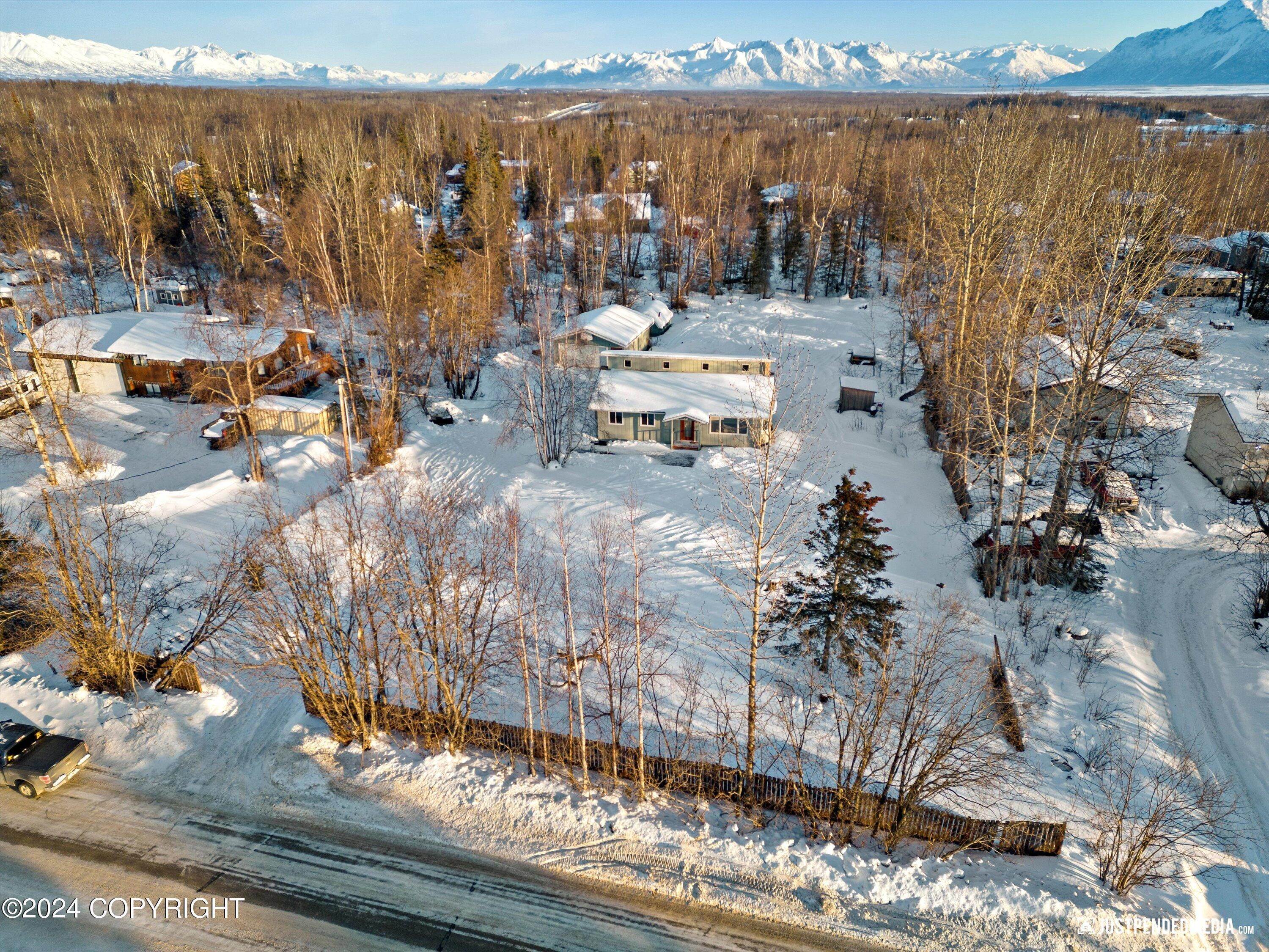 35. Single Family Homes for Sale at 3131 S Red Birch Drive Wasilla, Alaska 99623 United States