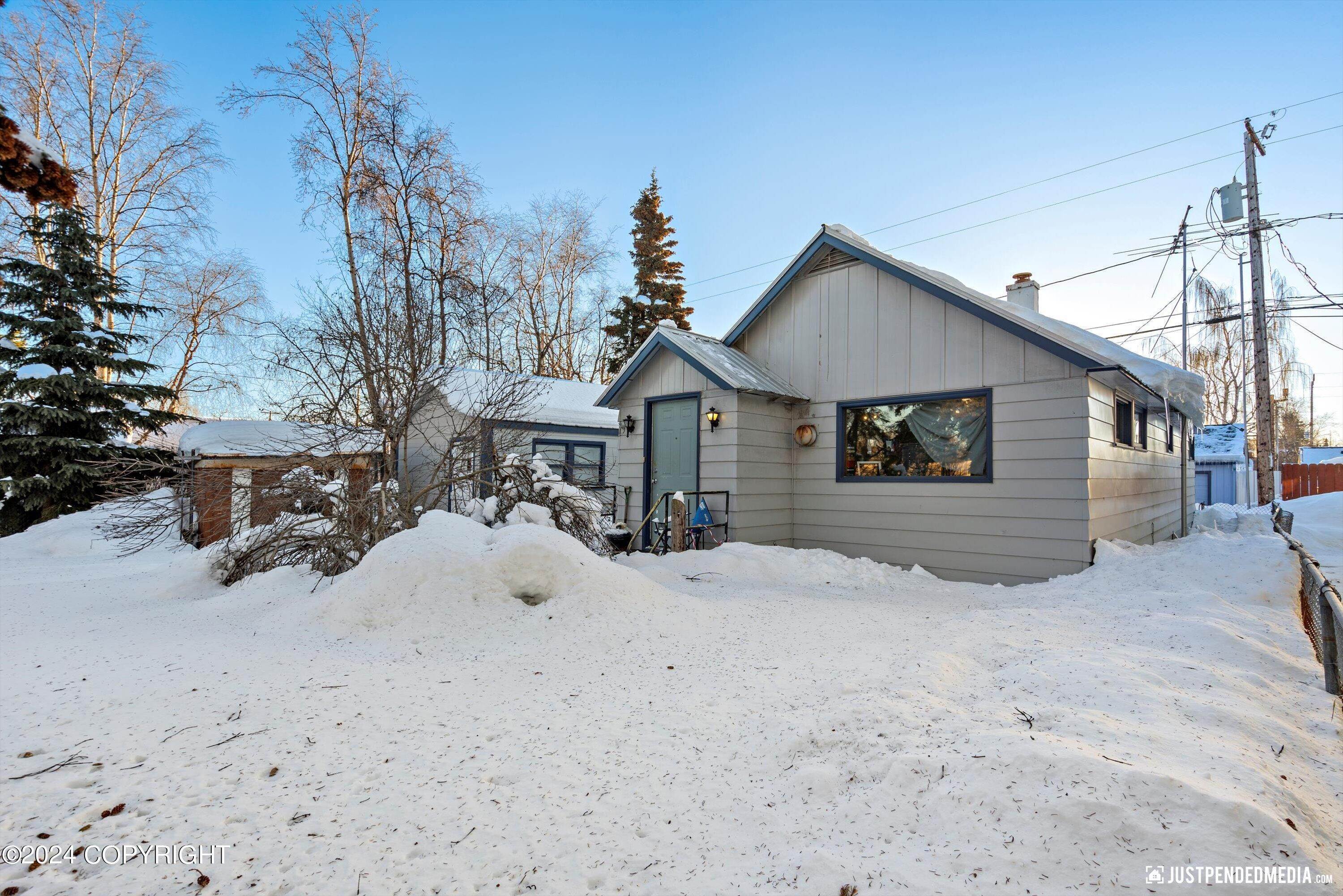 Single Family Homes for Sale at 324 E 9th Avenue Anchorage, Alaska 99501 United States