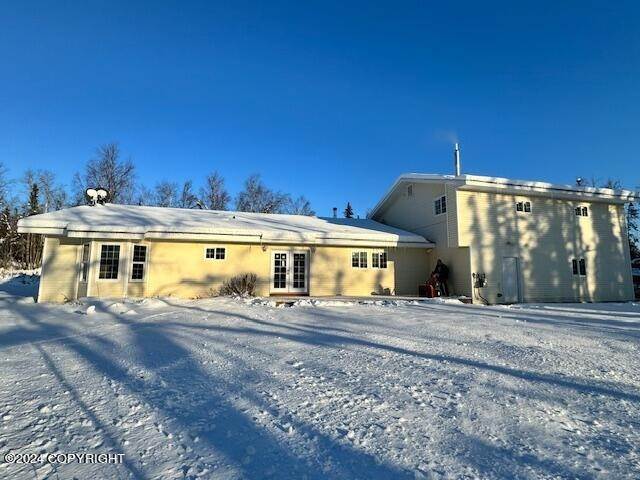4. Single Family Homes for Sale at 5668 W Beverly Lake Road Wasilla, Alaska 99623 United States