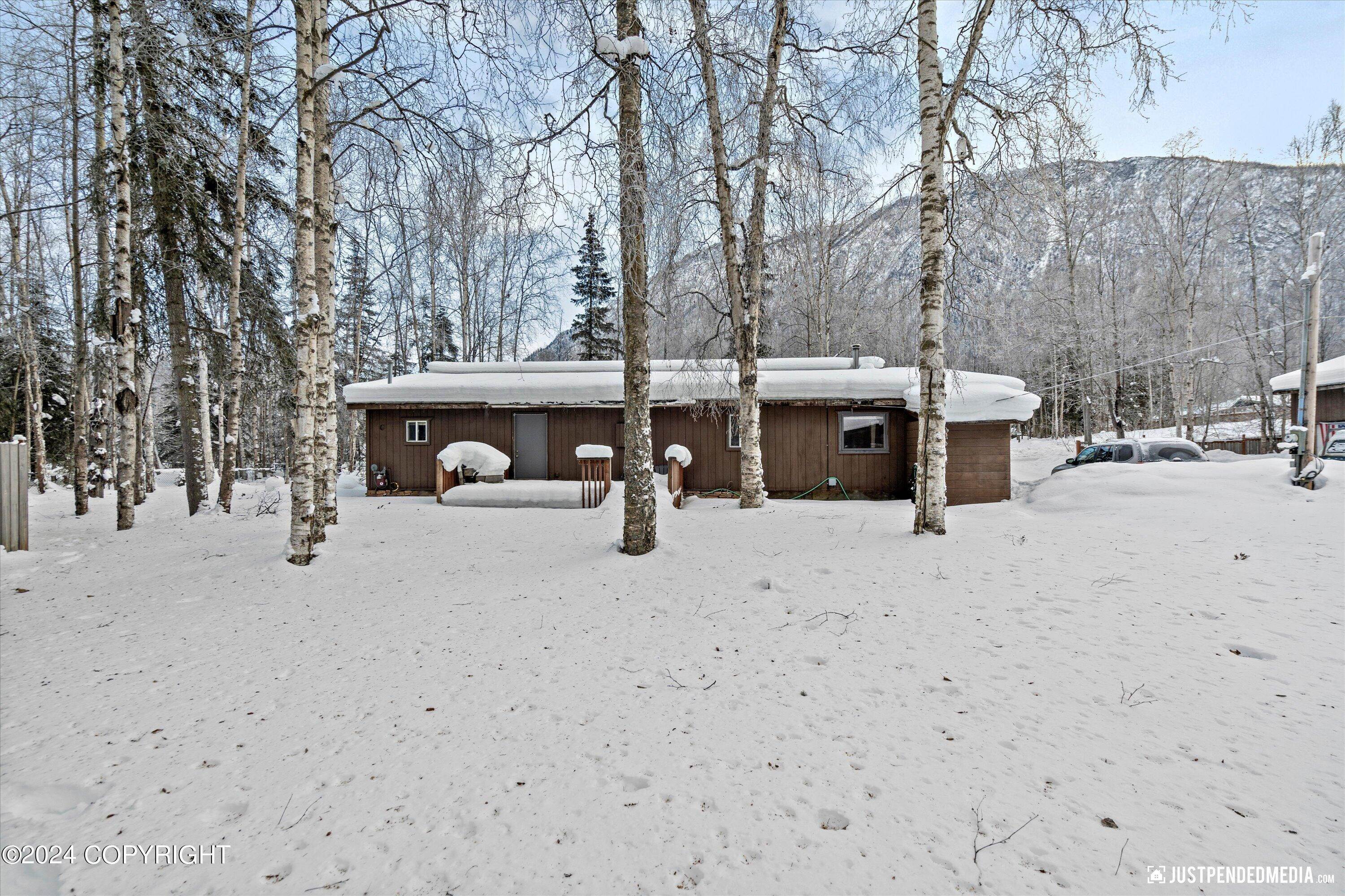 4. Single Family Homes for Sale at 21412 Settlers Drive Chugiak, Alaska 99567 United States